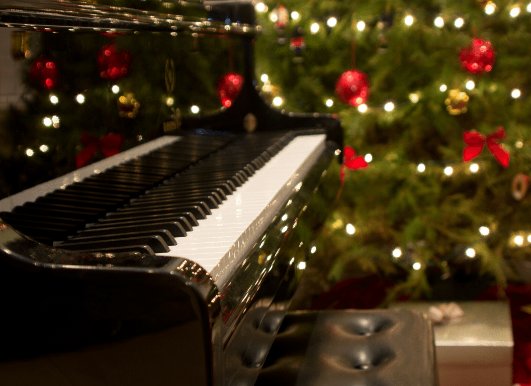 Easy Christmas Piano Songs